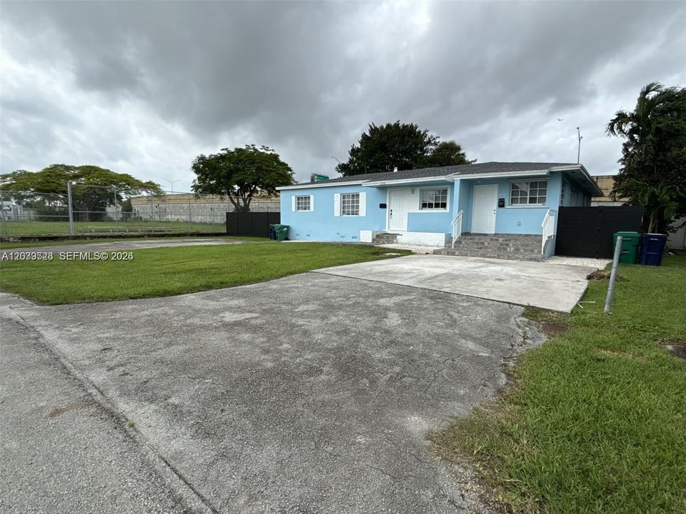 For Sale: $899,000 (0 beds, 0 baths, 1834 Square Feet)