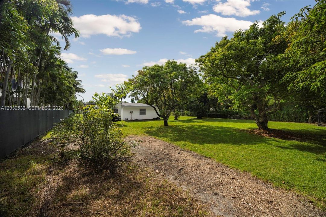For Rent: $7,250 (3 beds, 2 baths, 2139 Square Feet)