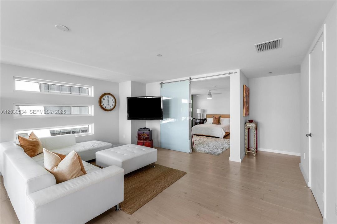 For Sale: $1,750,000 (2 beds, 2 baths, 1735 Square Feet)