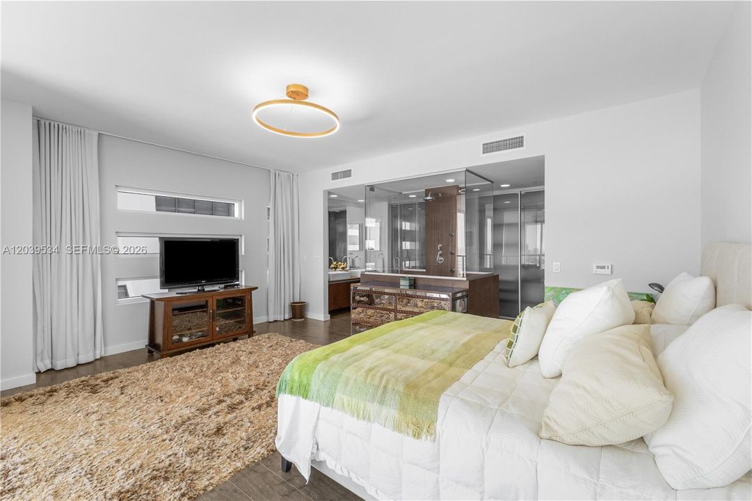 For Sale: $1,750,000 (2 beds, 2 baths, 1735 Square Feet)