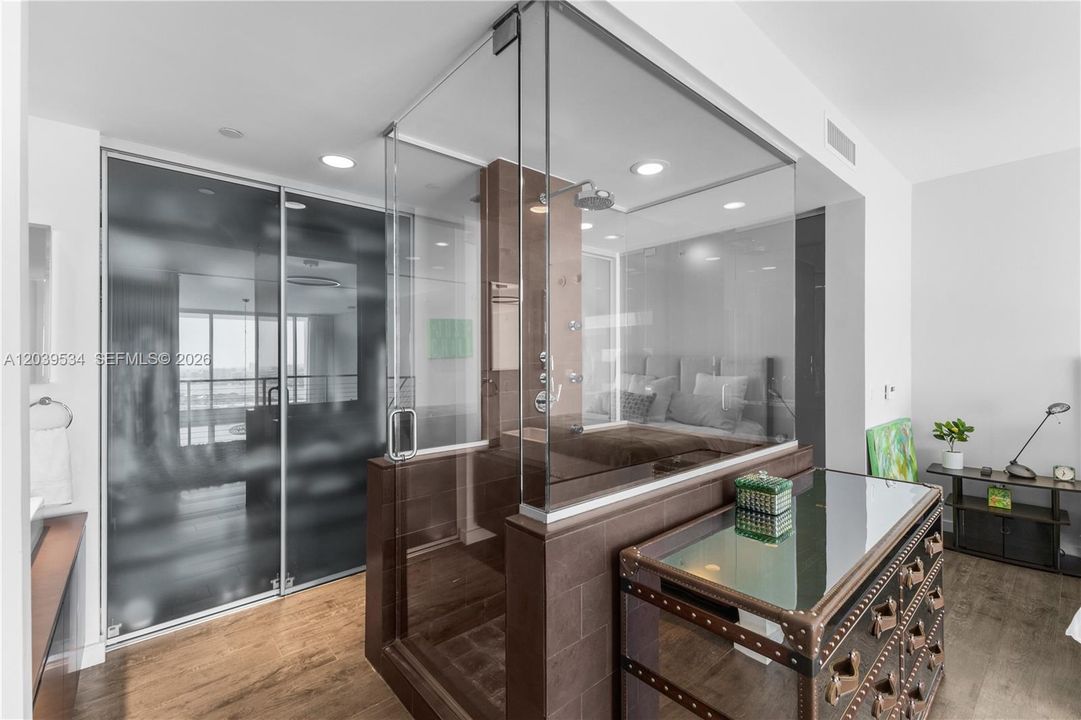 For Sale: $1,750,000 (2 beds, 2 baths, 1735 Square Feet)