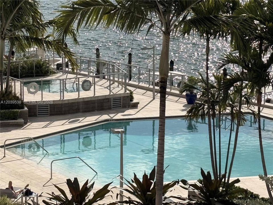 For Sale: $419,000 (0 beds, 1 baths, 590 Square Feet)
