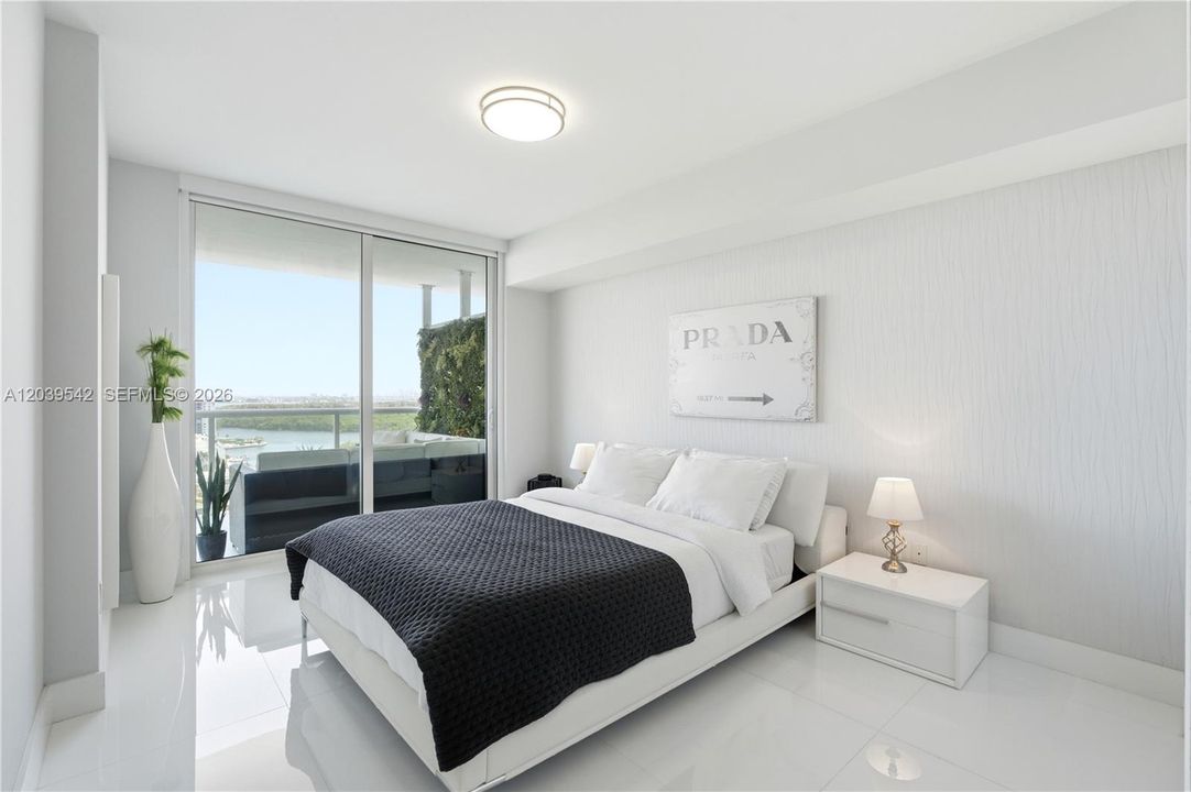 For Sale: $1,050,000 (2 beds, 3 baths, 1553 Square Feet)