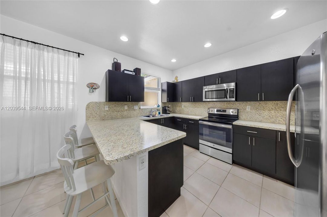 For Sale: $424,000 (4 beds, 3 baths, 1728 Square Feet)