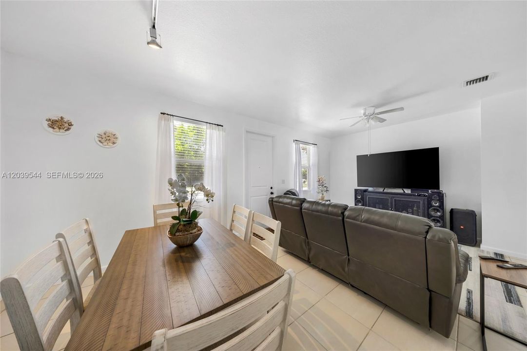 For Sale: $424,000 (4 beds, 3 baths, 1728 Square Feet)