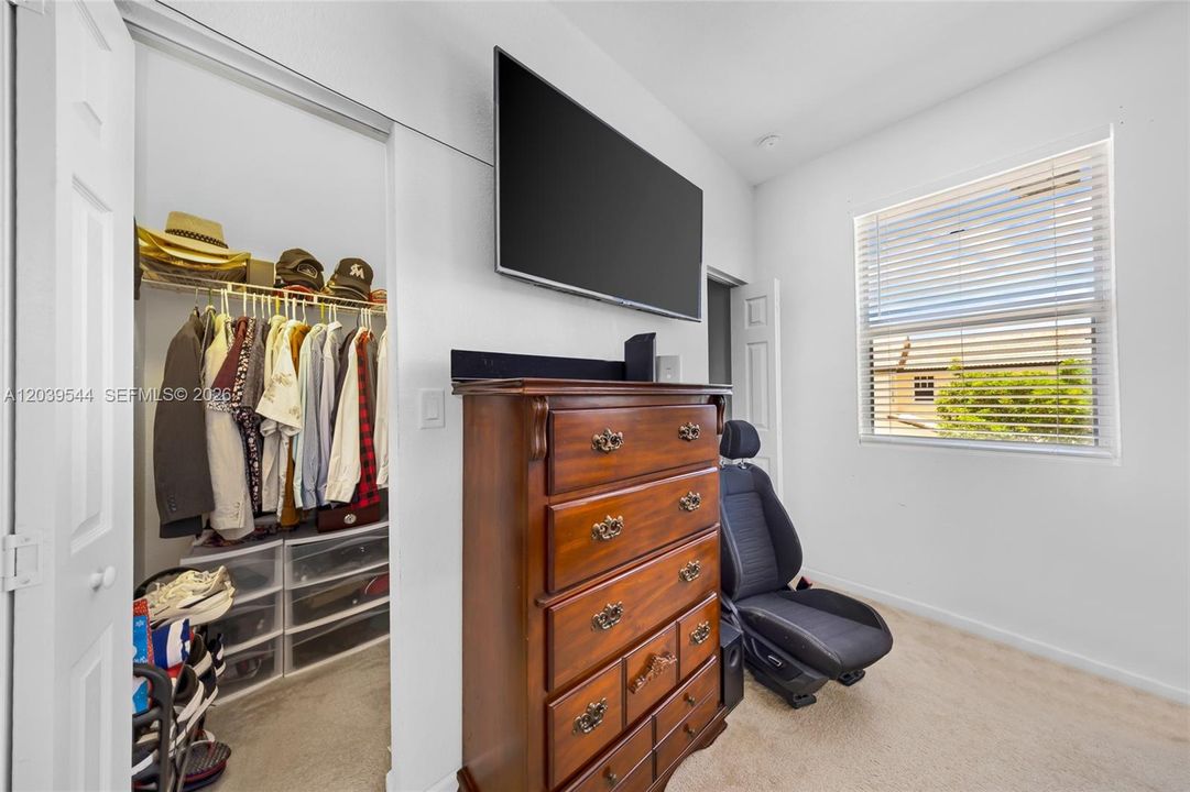 For Sale: $424,000 (4 beds, 3 baths, 1728 Square Feet)