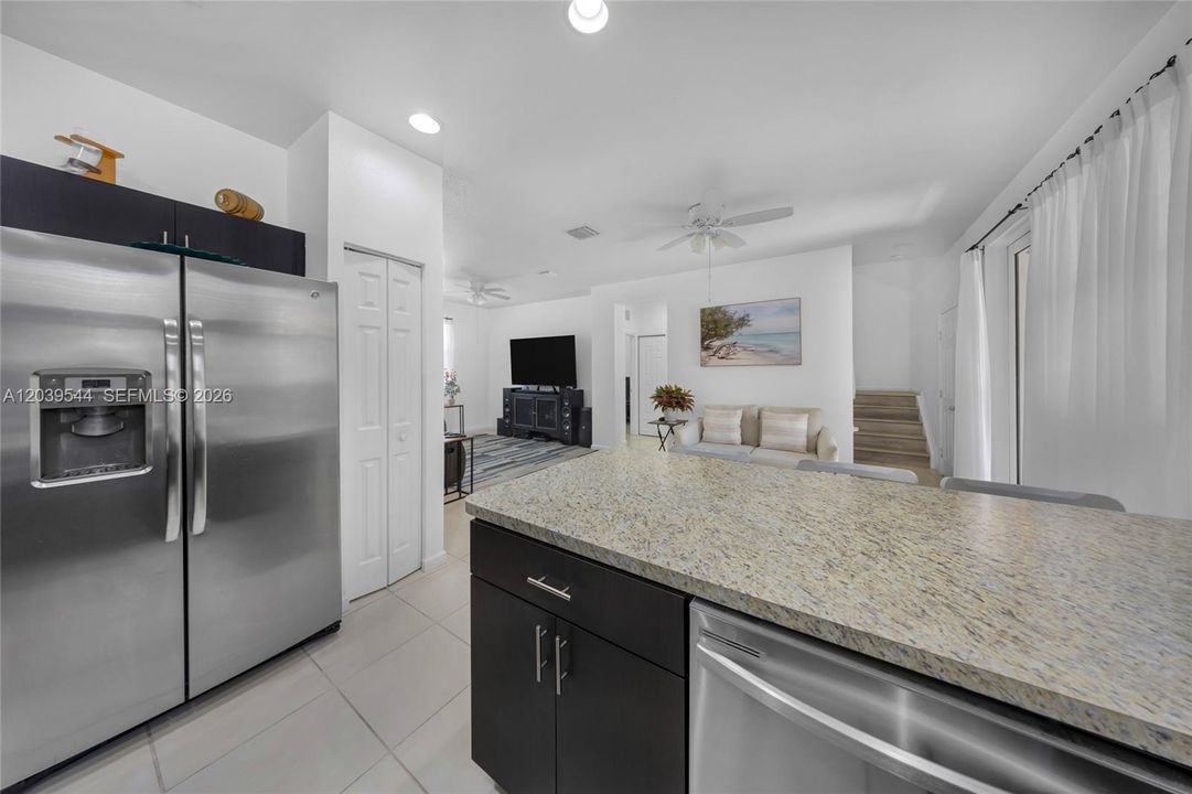 For Sale: $424,000 (4 beds, 3 baths, 1728 Square Feet)