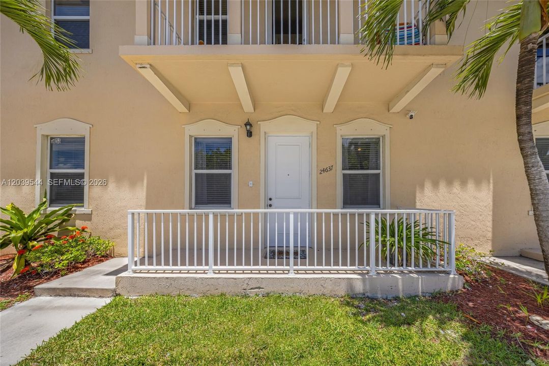 For Sale: $424,000 (4 beds, 3 baths, 1728 Square Feet)