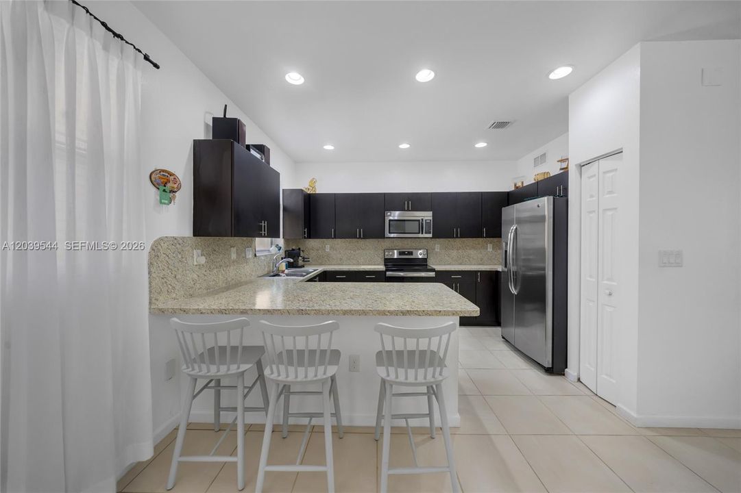 For Sale: $424,000 (4 beds, 3 baths, 1728 Square Feet)