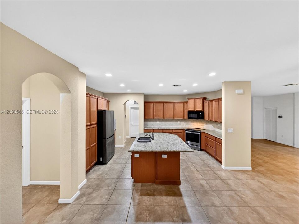 For Sale: $925,000 (4 beds, 3 baths, 2703 Square Feet)