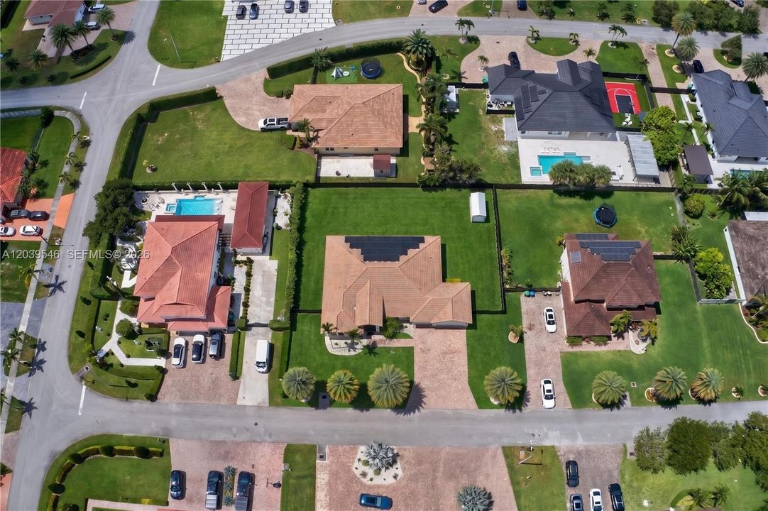 For Sale: $925,000 (4 beds, 3 baths, 2703 Square Feet)
