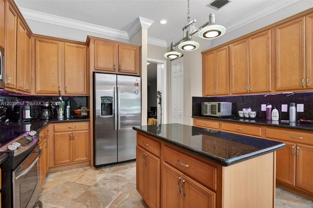 For Sale: $760,000 (4 beds, 3 baths, 2538 Square Feet)