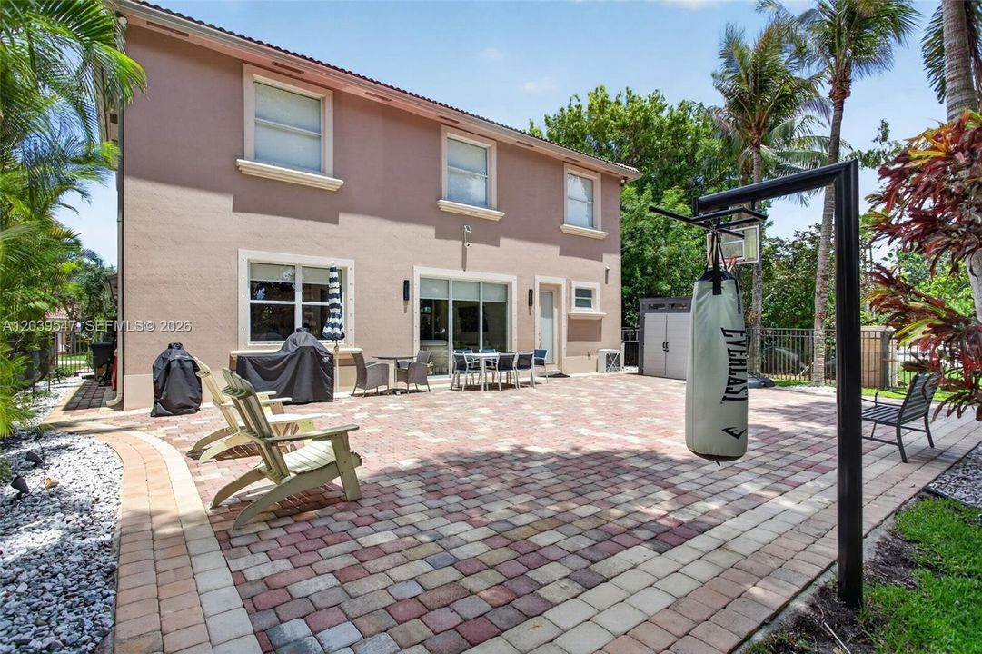 For Sale: $760,000 (4 beds, 3 baths, 2538 Square Feet)