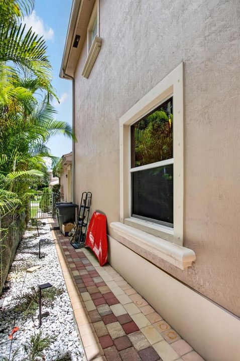 For Sale: $760,000 (4 beds, 3 baths, 2538 Square Feet)