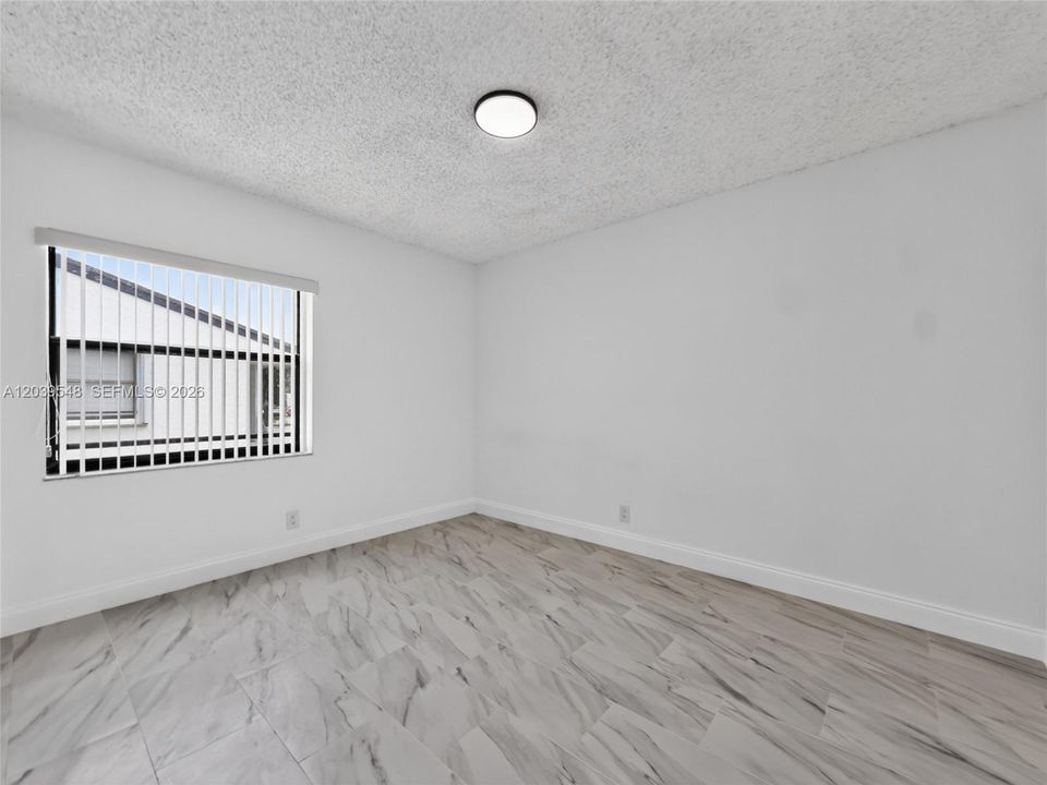 For Rent: $2,300 (2 beds, 2 baths, 980 Square Feet)
