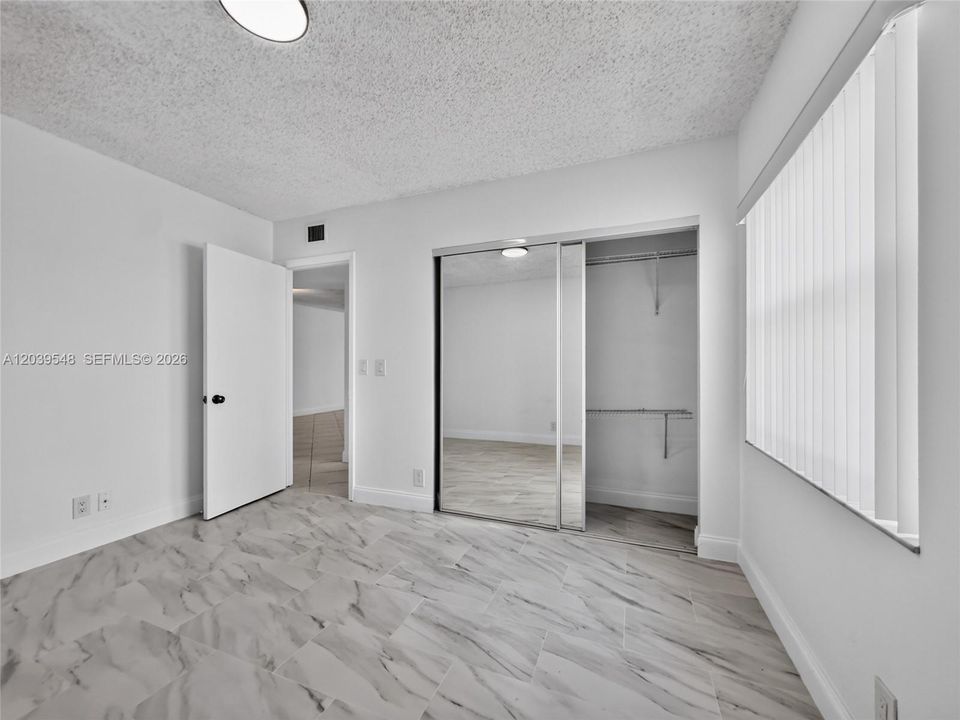 For Rent: $2,300 (2 beds, 2 baths, 980 Square Feet)