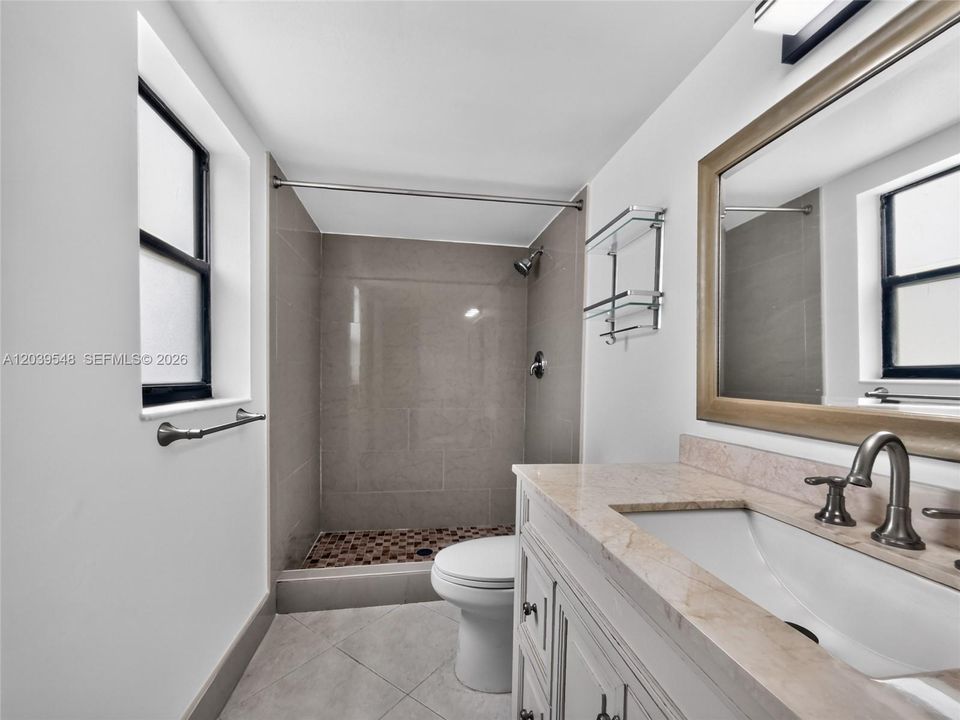 For Rent: $2,300 (2 beds, 2 baths, 980 Square Feet)