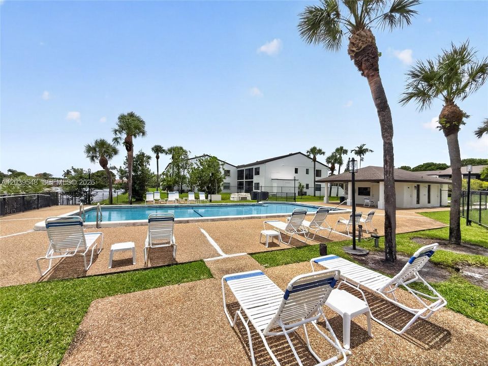 For Rent: $2,300 (2 beds, 2 baths, 980 Square Feet)