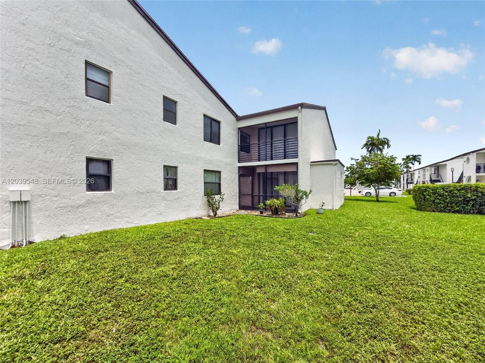 For Rent: $2,300 (2 beds, 2 baths, 980 Square Feet)
