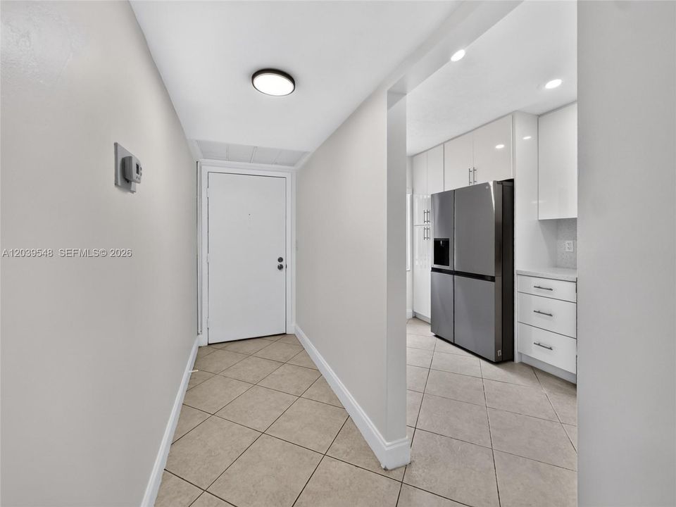For Rent: $2,300 (2 beds, 2 baths, 980 Square Feet)