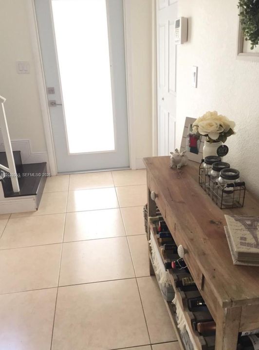 For Rent: $3,000 (2 beds, 2 baths, 1119 Square Feet)