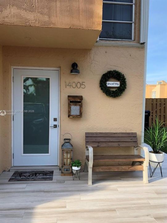 For Rent: $3,000 (2 beds, 2 baths, 1119 Square Feet)