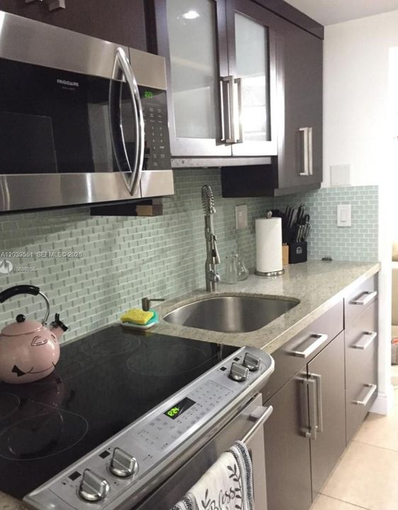 For Rent: $3,000 (2 beds, 2 baths, 1119 Square Feet)