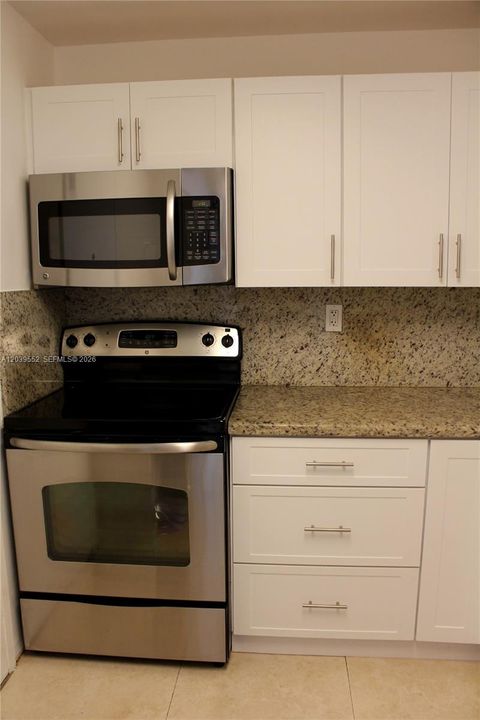 For Rent: $3,900 (2 beds, 2 baths, 1100 Square Feet)