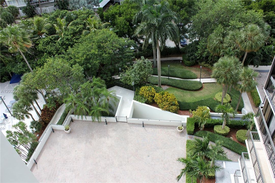 For Rent: $3,900 (2 beds, 2 baths, 1100 Square Feet)