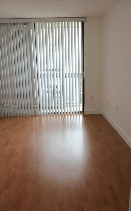 For Rent: $3,900 (2 beds, 2 baths, 1100 Square Feet)