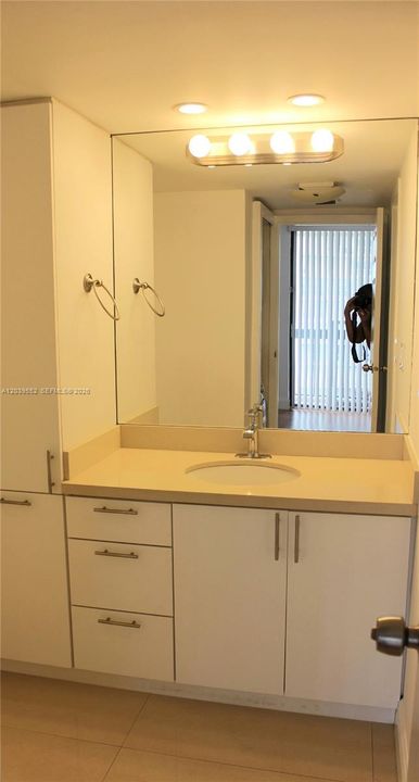 For Rent: $3,900 (2 beds, 2 baths, 1100 Square Feet)