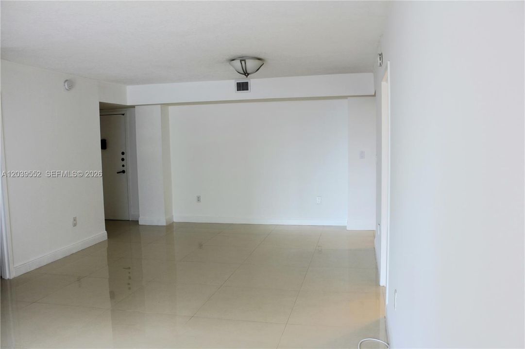 For Rent: $3,900 (2 beds, 2 baths, 1100 Square Feet)