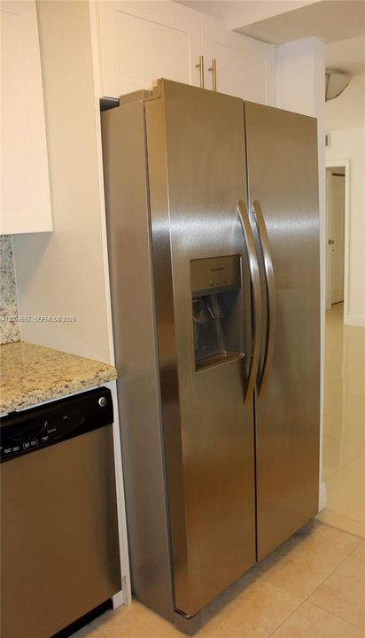 For Rent: $3,900 (2 beds, 2 baths, 1100 Square Feet)
