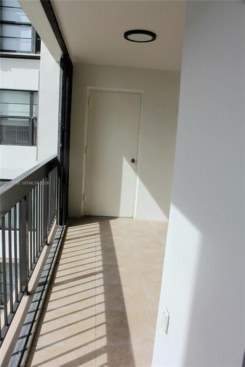 For Rent: $3,900 (2 beds, 2 baths, 1100 Square Feet)