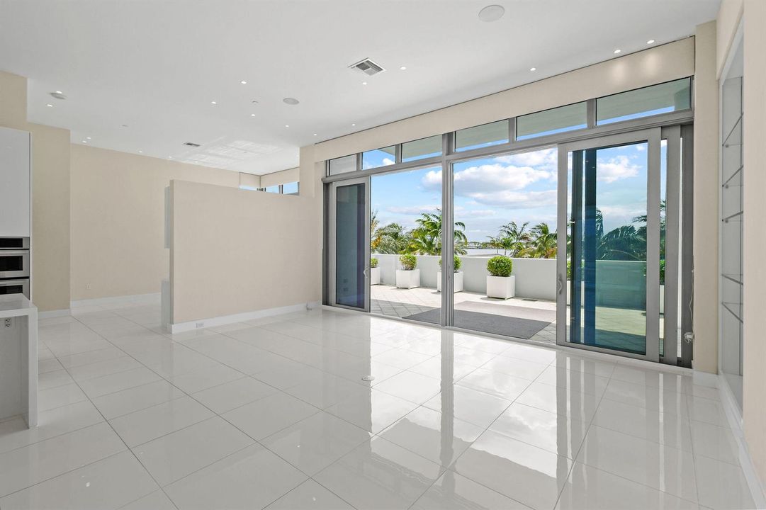 2WaterClubWay#301(11)