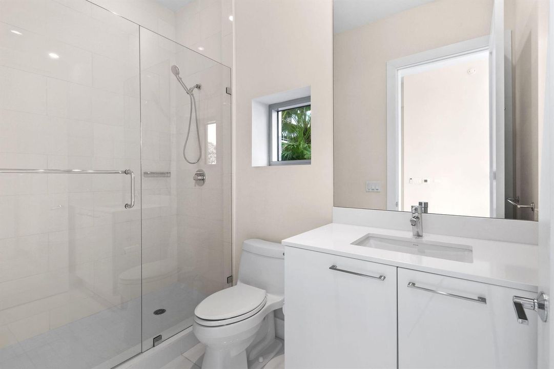 2WaterClubWay#301(42)