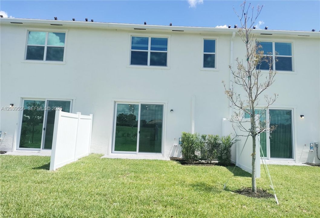 For Rent: $2,350 (3 beds, 2 baths, 1632 Square Feet)