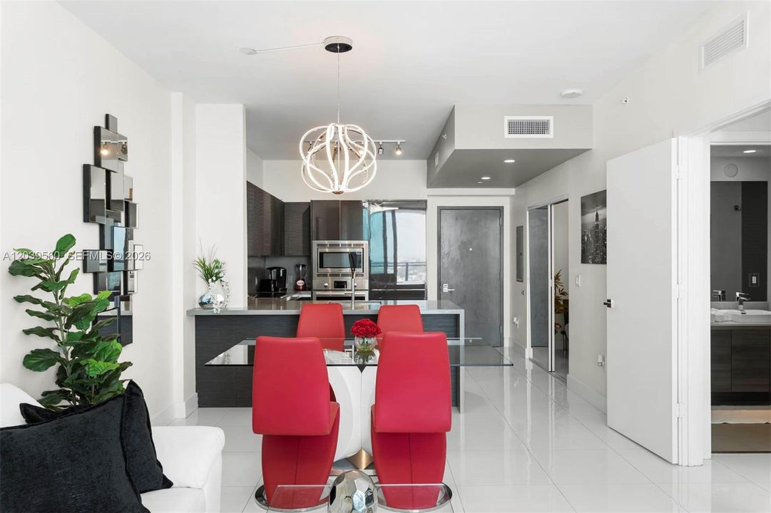 For Rent: $4,500 (1 beds, 1 baths, 748 Square Feet)