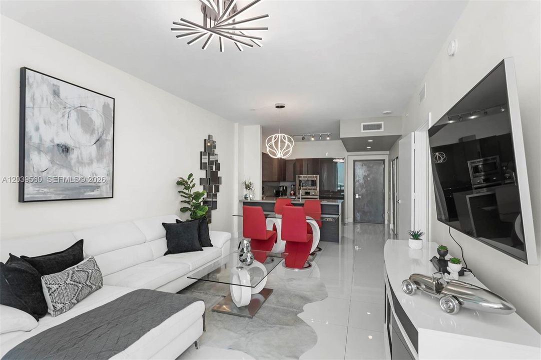 For Rent: $4,500 (1 beds, 1 baths, 748 Square Feet)