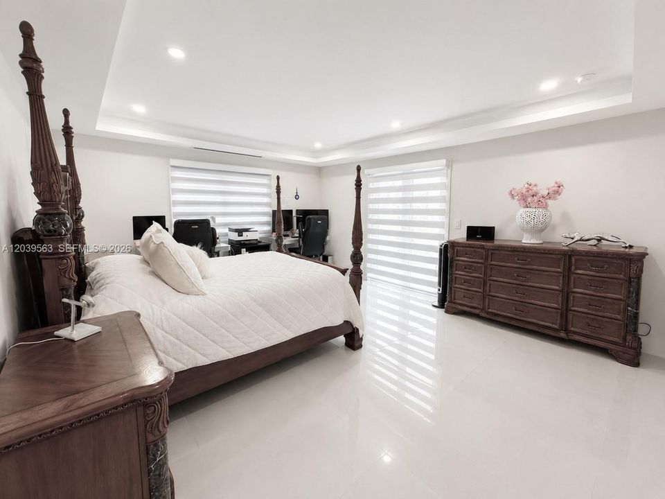 For Sale: $1,095,000 (4 beds, 2 baths, 3074 Square Feet)