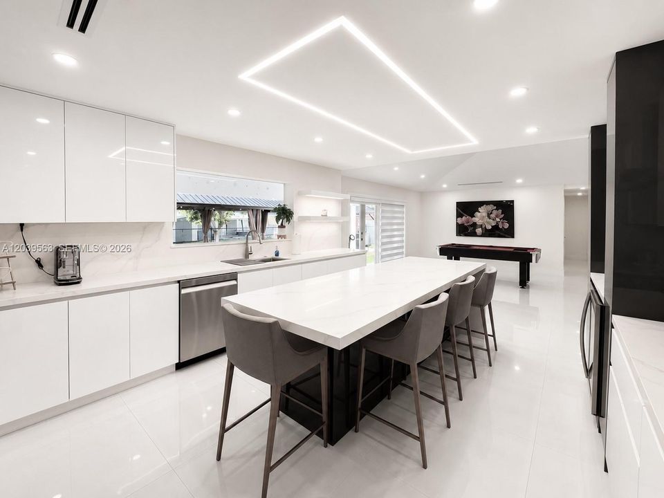 For Sale: $1,095,000 (4 beds, 2 baths, 3074 Square Feet)