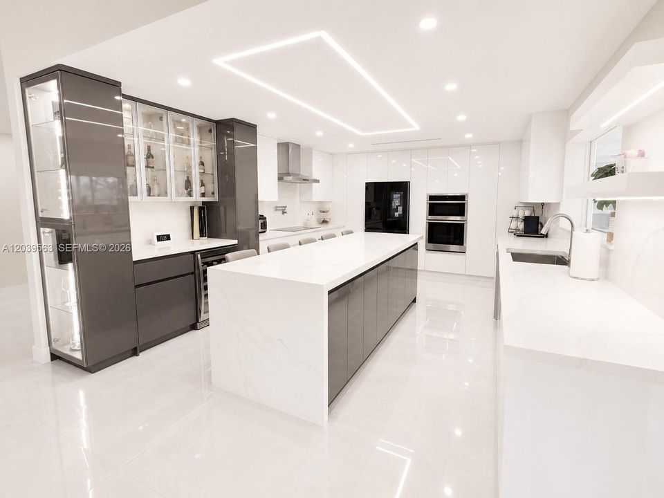 For Sale: $1,095,000 (4 beds, 2 baths, 3074 Square Feet)