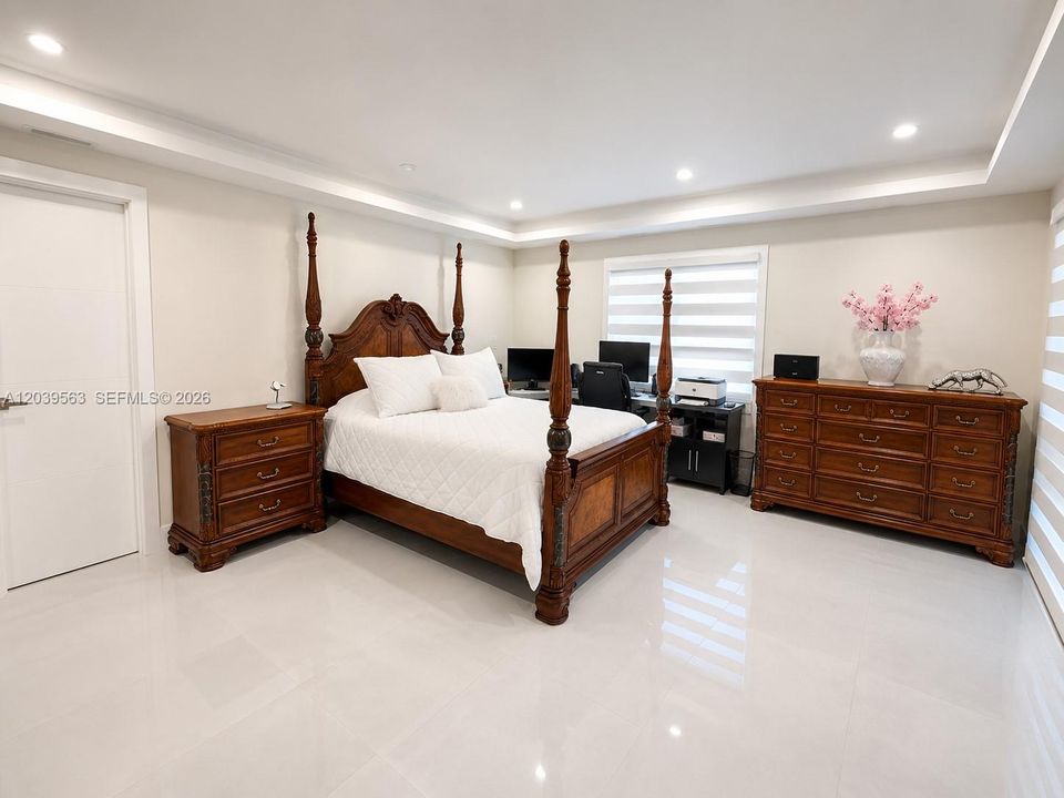 For Sale: $1,095,000 (4 beds, 2 baths, 3074 Square Feet)