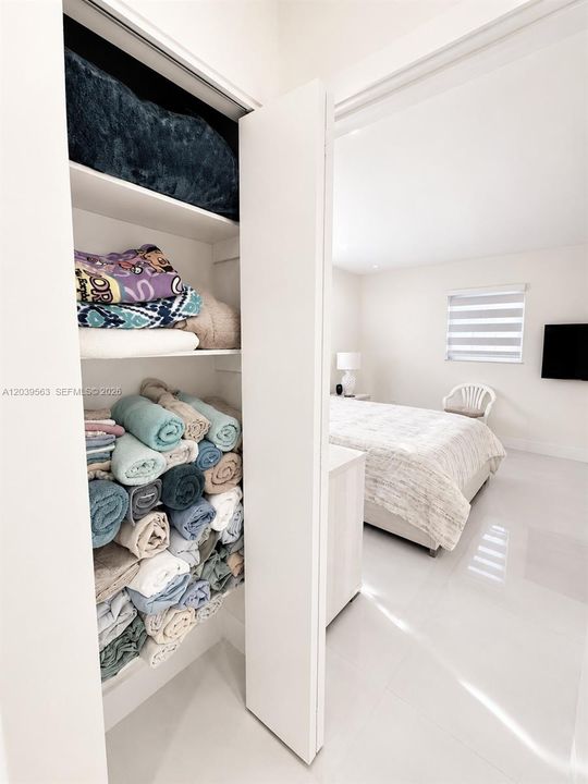 For Sale: $1,095,000 (4 beds, 2 baths, 3074 Square Feet)