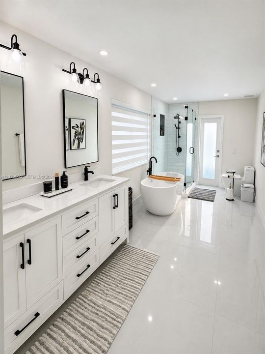For Sale: $1,095,000 (4 beds, 2 baths, 3074 Square Feet)