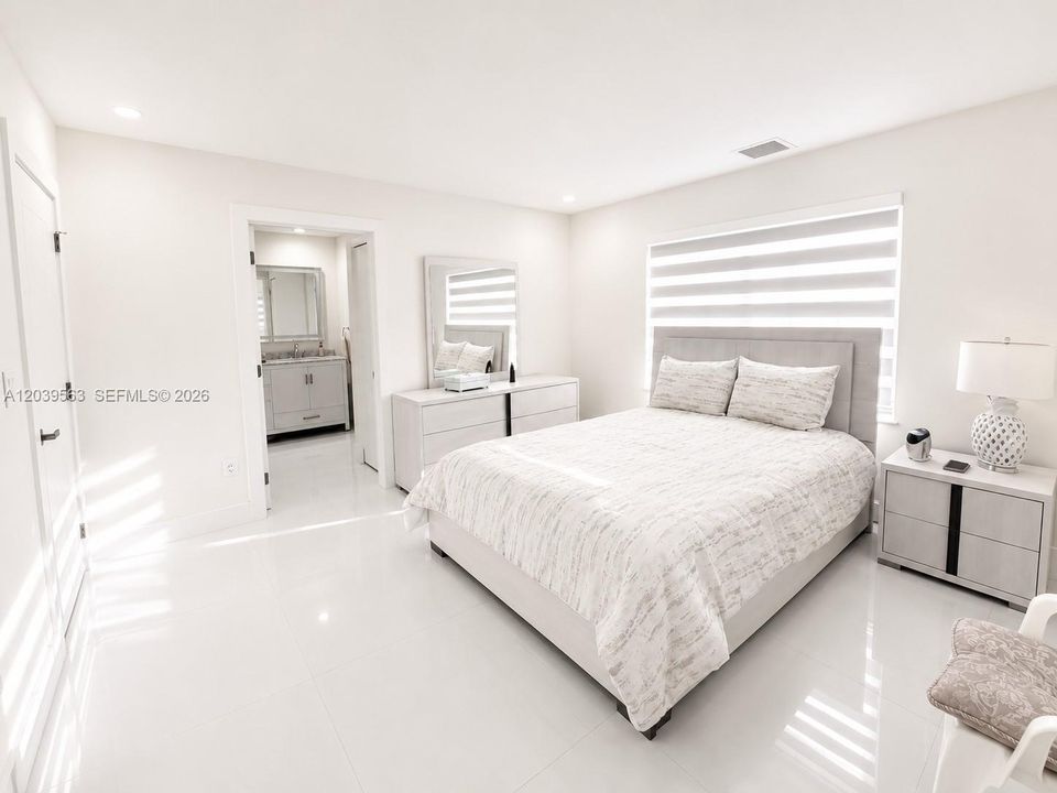 For Sale: $1,095,000 (4 beds, 2 baths, 3074 Square Feet)