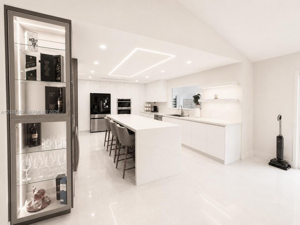 For Sale: $1,095,000 (4 beds, 2 baths, 3074 Square Feet)