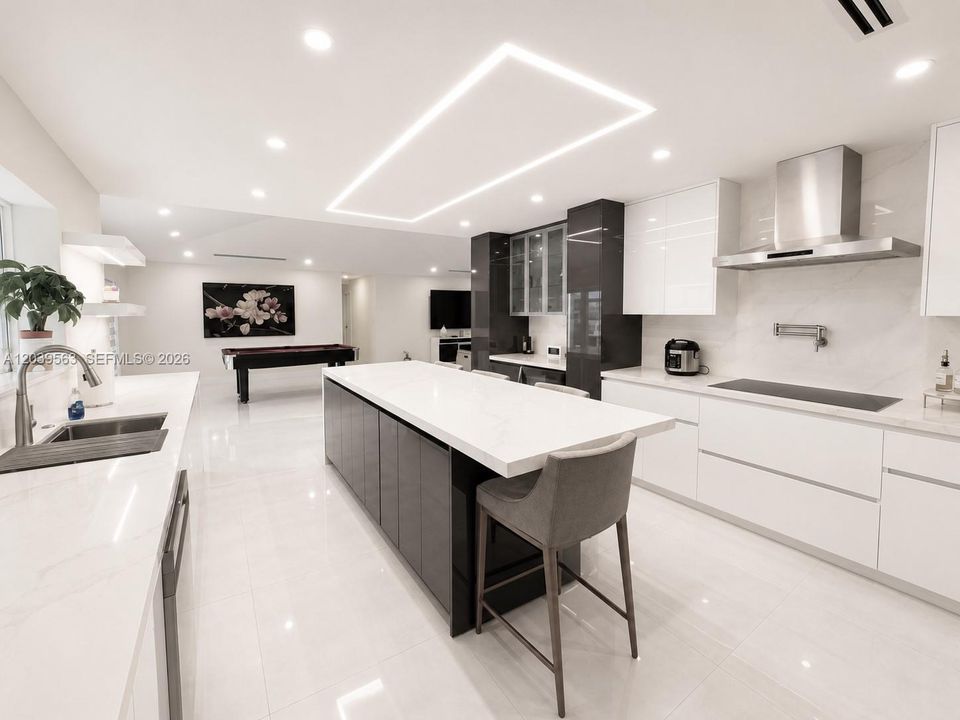 For Sale: $1,095,000 (4 beds, 2 baths, 3074 Square Feet)