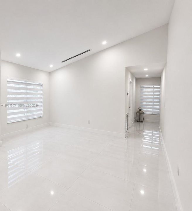 For Sale: $1,095,000 (4 beds, 2 baths, 3074 Square Feet)