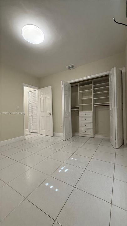 For Rent: $3,200 (3 beds, 3 baths, 1802 Square Feet)